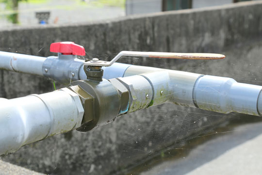 詰まりや漏水・赤水・悪臭がある